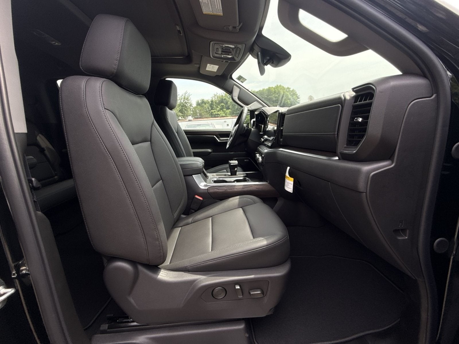 2026 GMC Sierra 1500 SLT - Photo 26