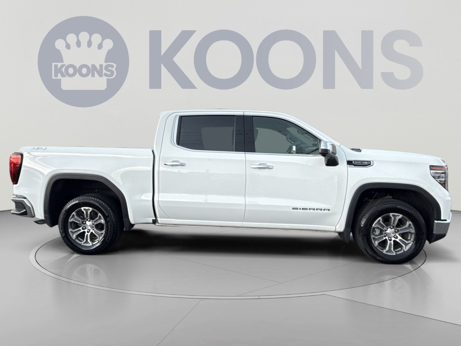 2025 GMC Sierra 1500 SLT