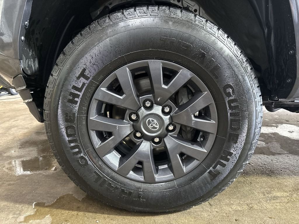 2022 Toyota Tacoma 4WD SR5