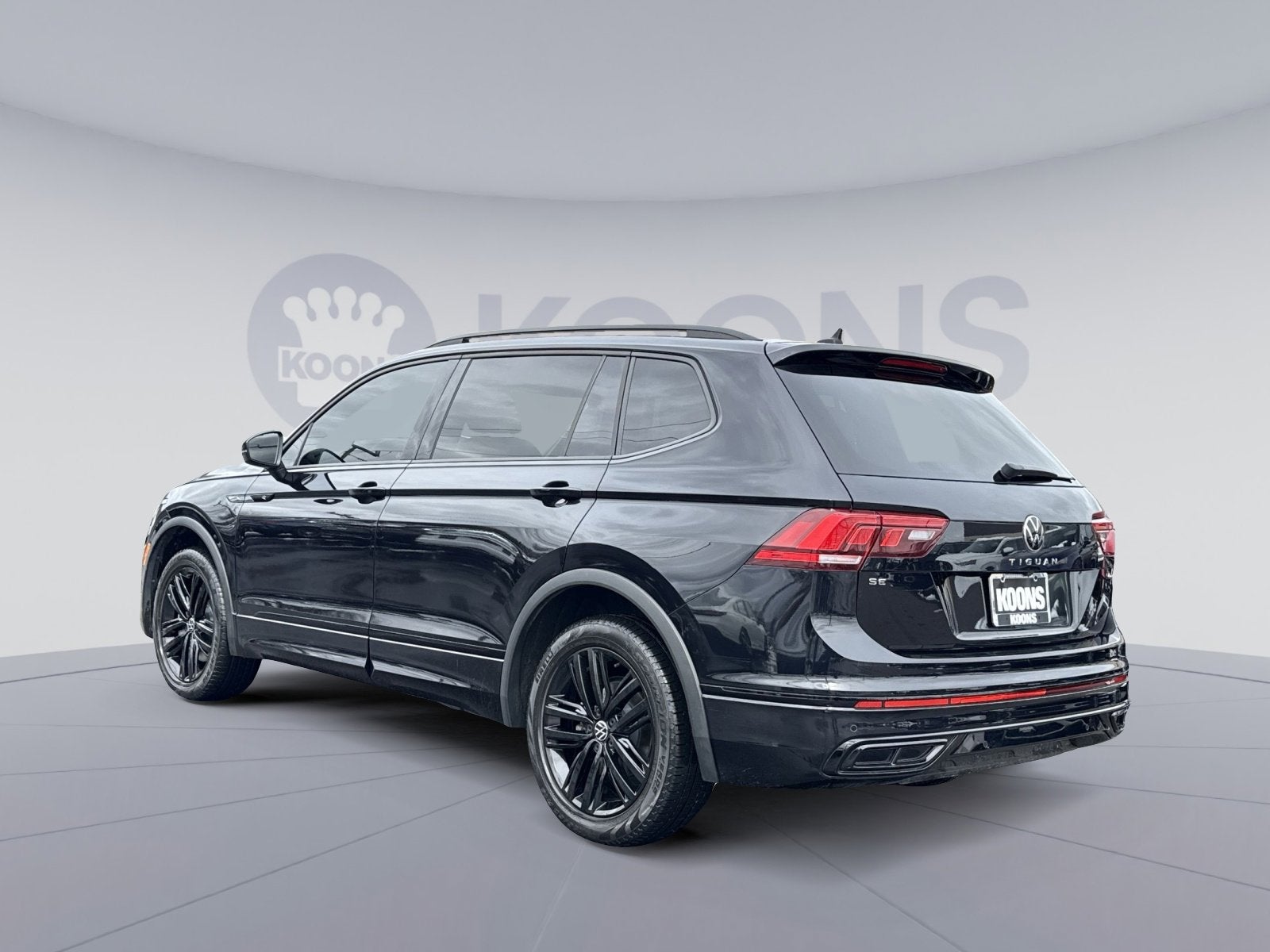 2022 Volkswagen Tiguan SE R-Line Black