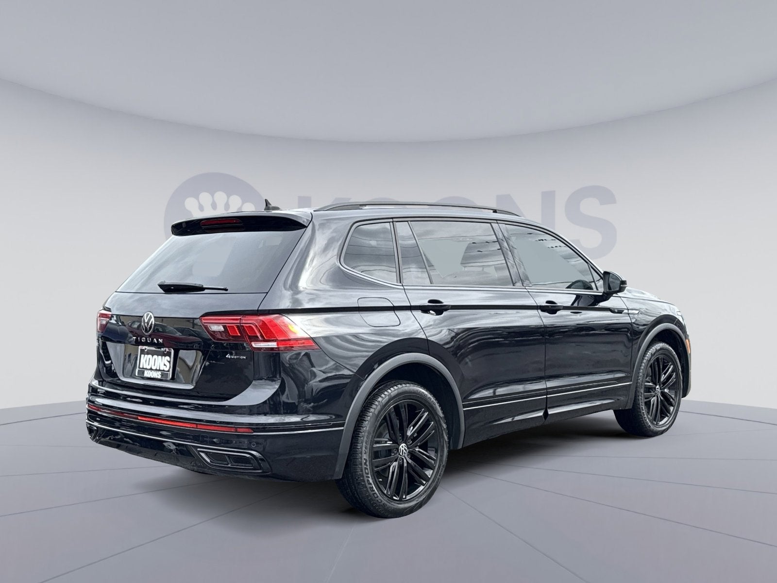 2022 Volkswagen Tiguan SE R-Line Black