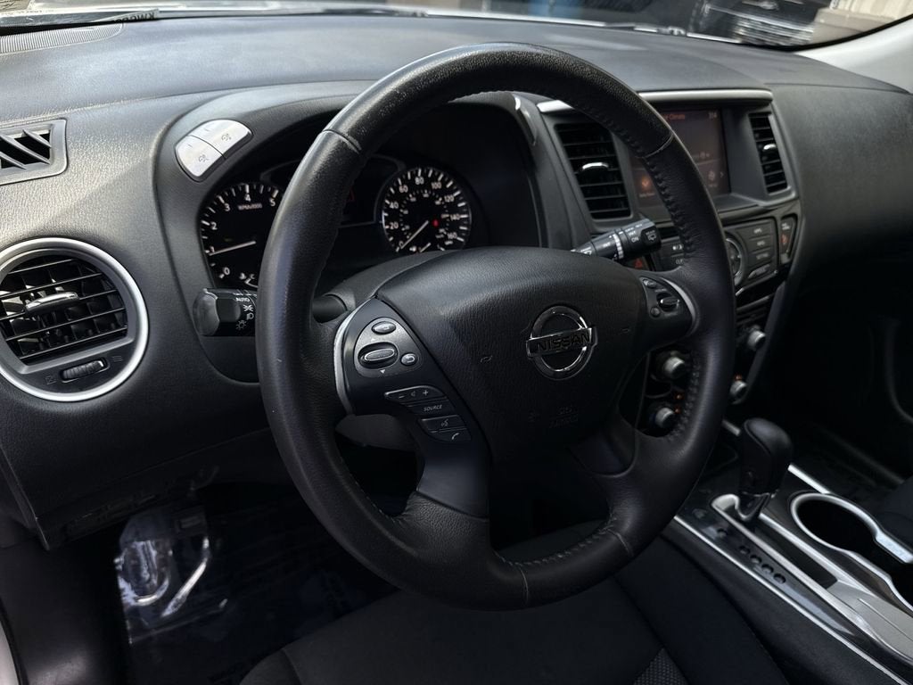 2018 Nissan Pathfinder SV