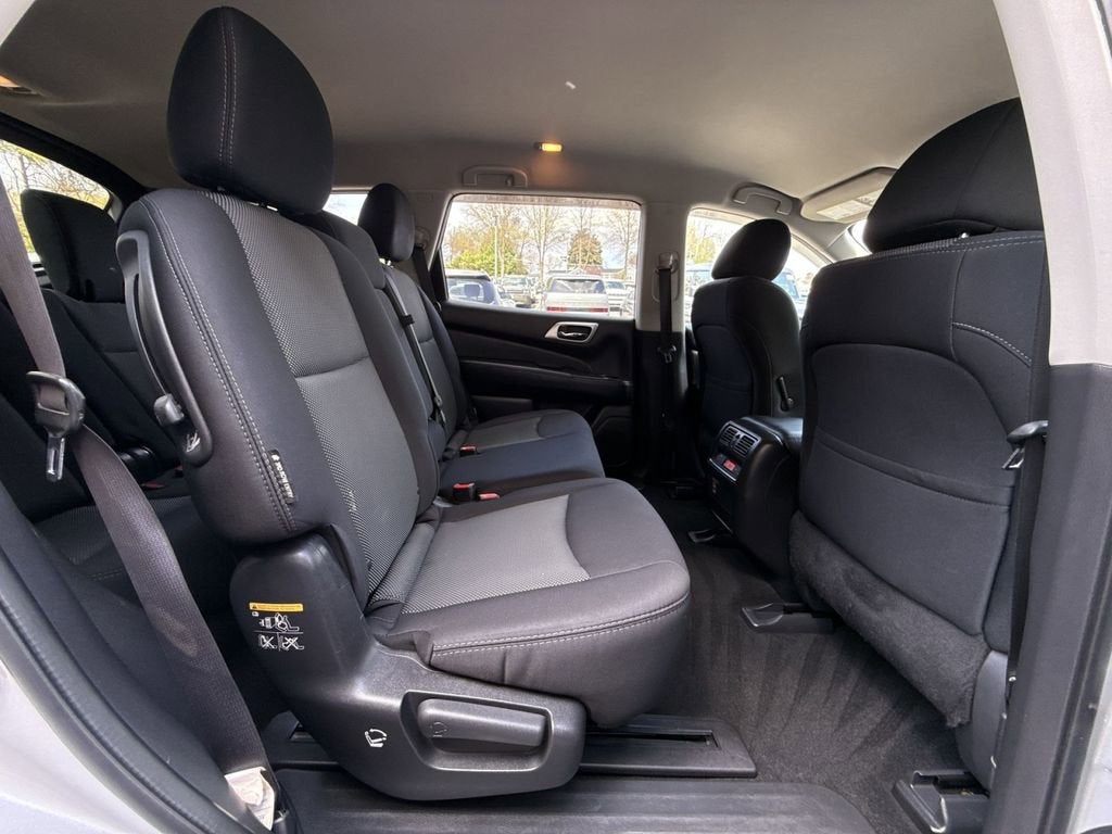 2018 Nissan Pathfinder SV