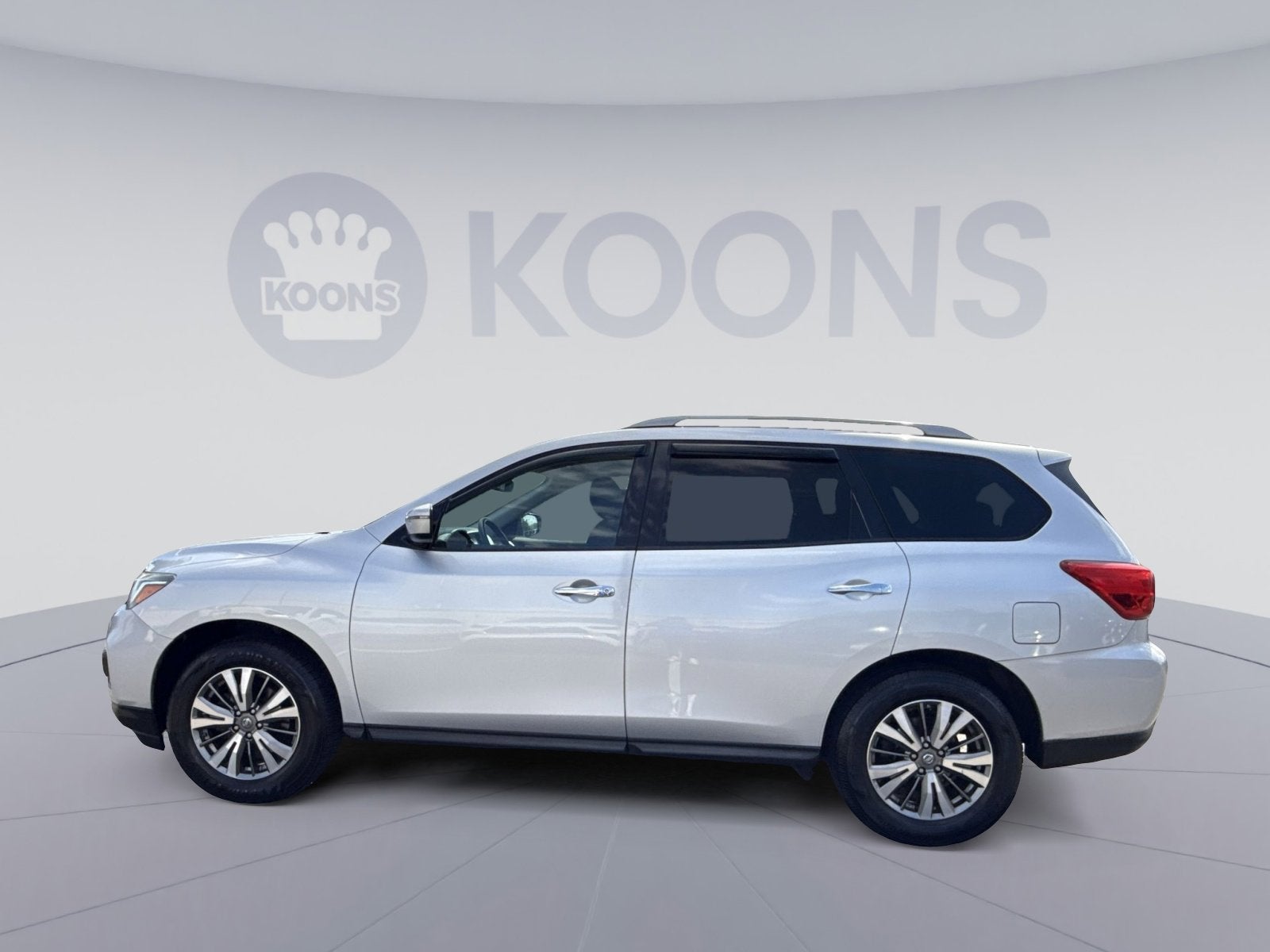 2018 Nissan Pathfinder SV
