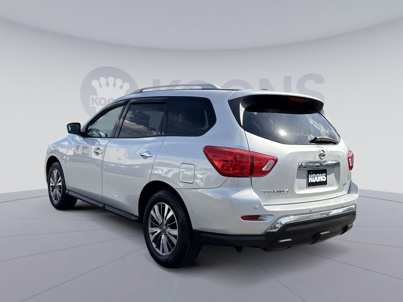 2018 Nissan Pathfinder SV