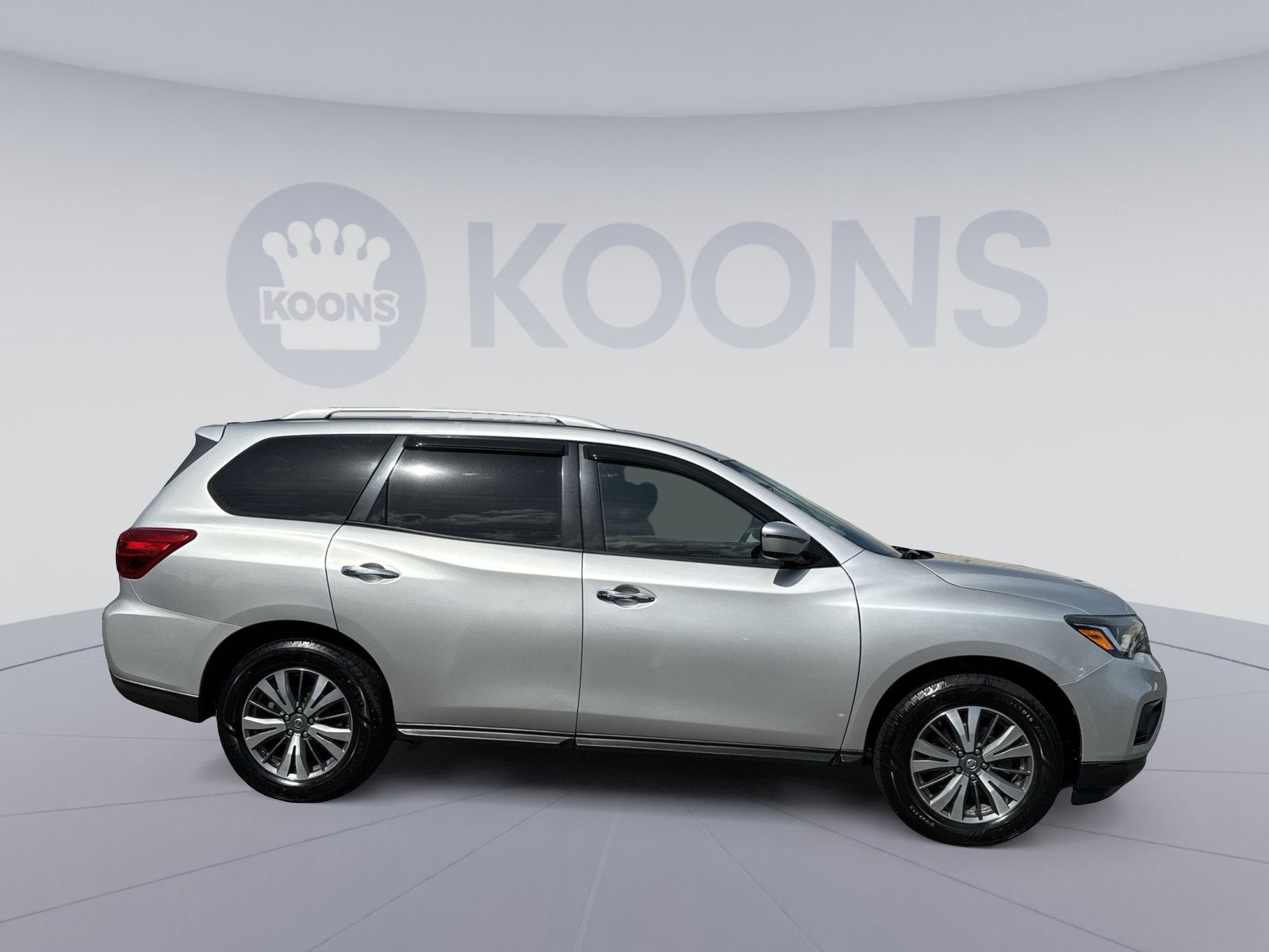 2018 Nissan Pathfinder SV