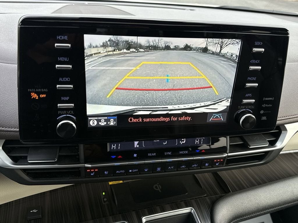 2023 Toyota Sienna Platinum