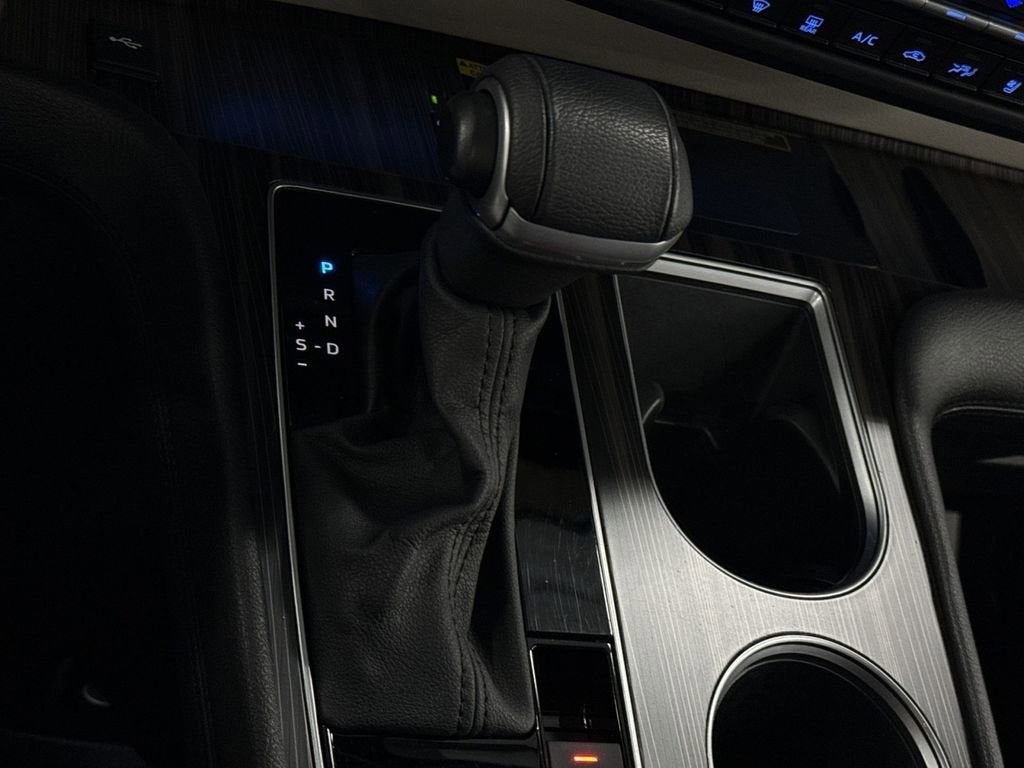 2023 Toyota Sienna Platinum