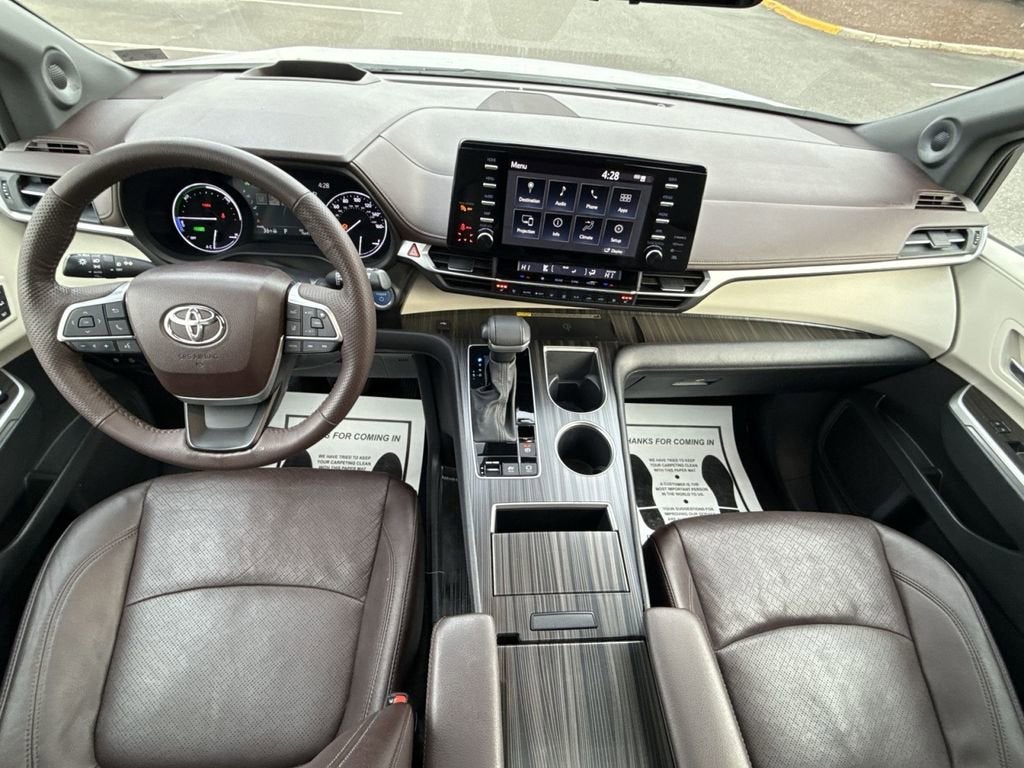 2023 Toyota Sienna Platinum