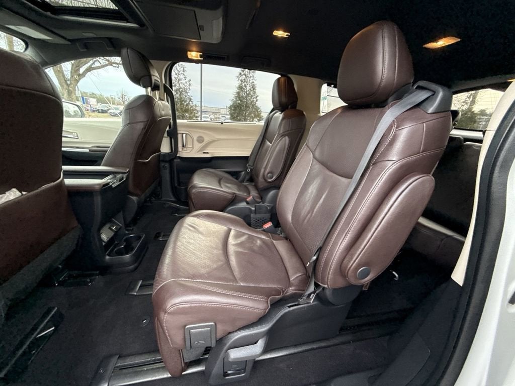 2023 Toyota Sienna Platinum