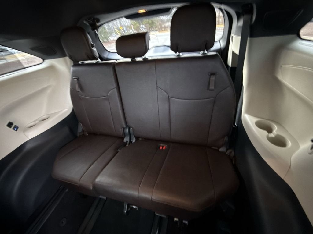 2023 Toyota Sienna Platinum