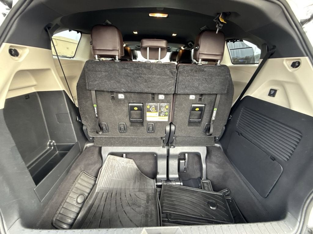 2023 Toyota Sienna Platinum