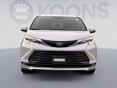 2023 Toyota Sienna Platinum