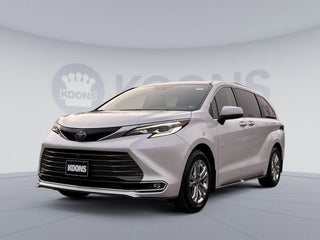 2023 Toyota Sienna Platinum