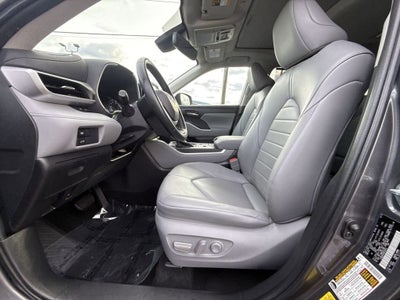 2022 Toyota Highlander Hybrid XLE