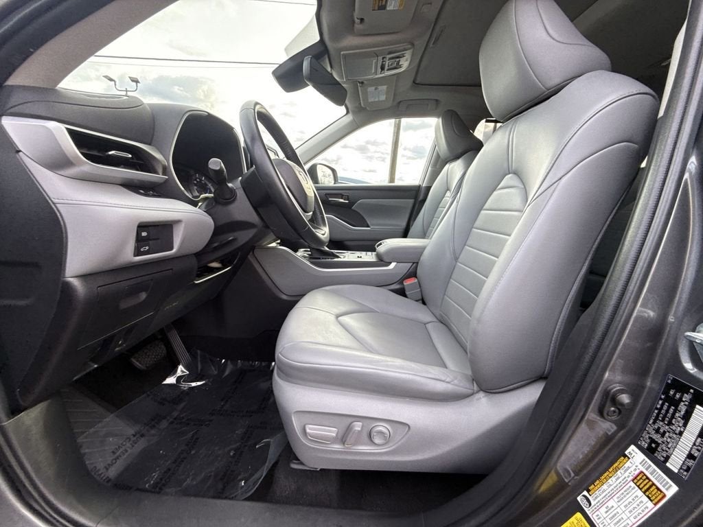 2022 Toyota Highlander Hybrid XLE