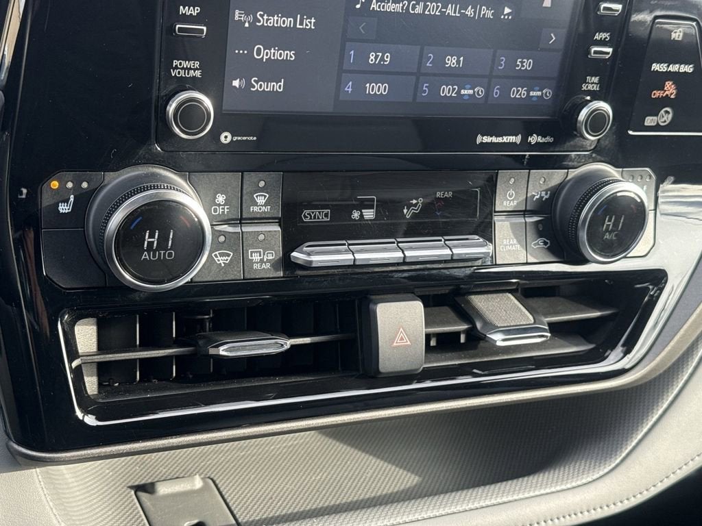 2022 Toyota Highlander Hybrid XLE