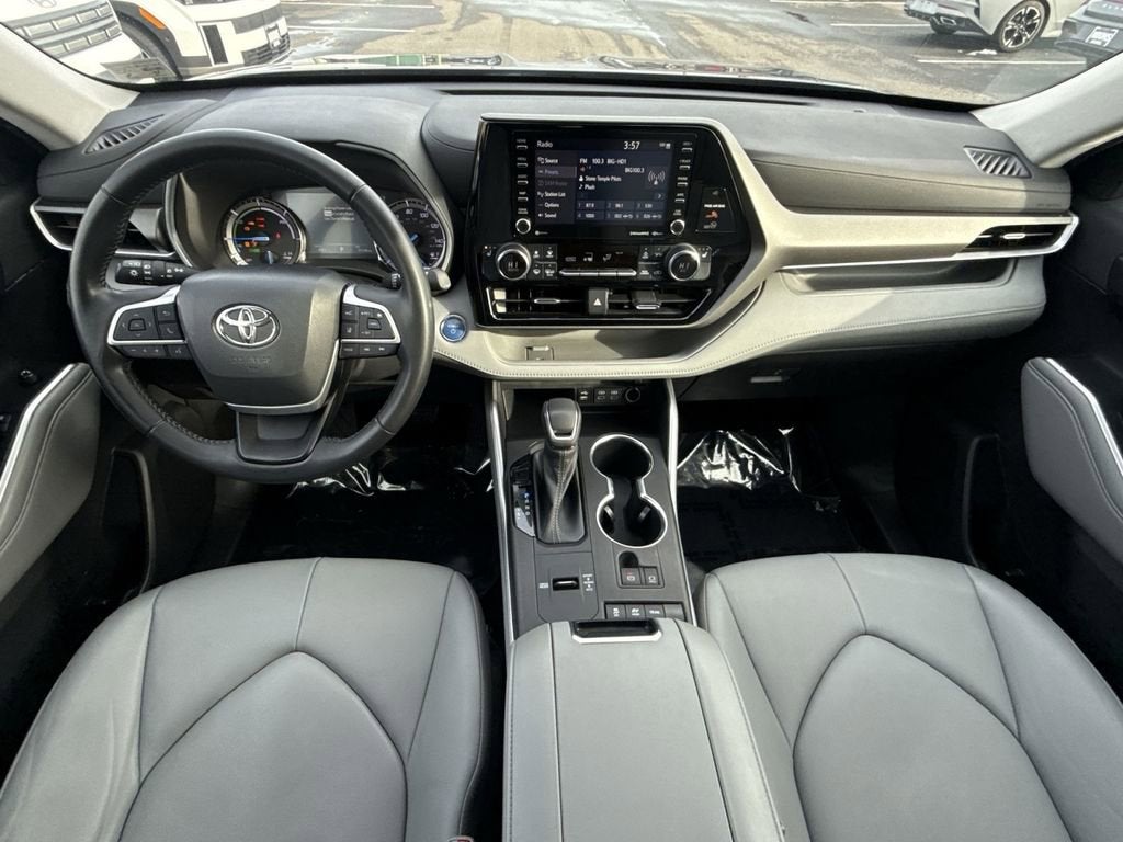 2022 Toyota Highlander Hybrid XLE
