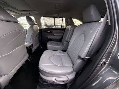 2022 Toyota Highlander Hybrid XLE