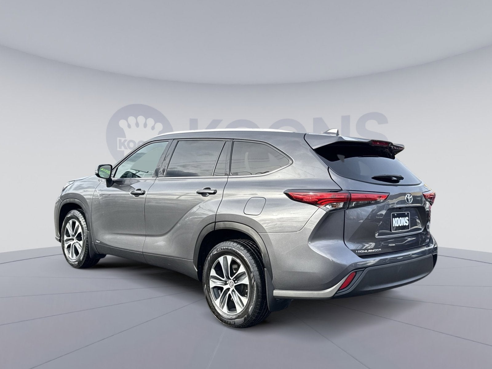 2022 Toyota Highlander Hybrid XLE