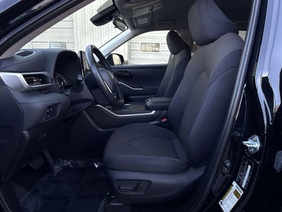 2024 Toyota Highlander LE