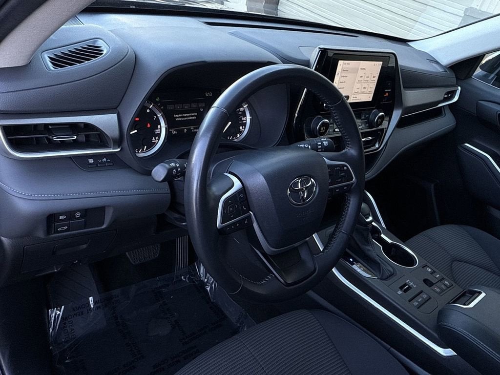 2024 Toyota Highlander LE