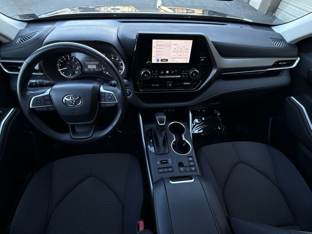2024 Toyota Highlander LE