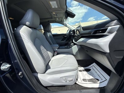 2023 Toyota Highlander XLE