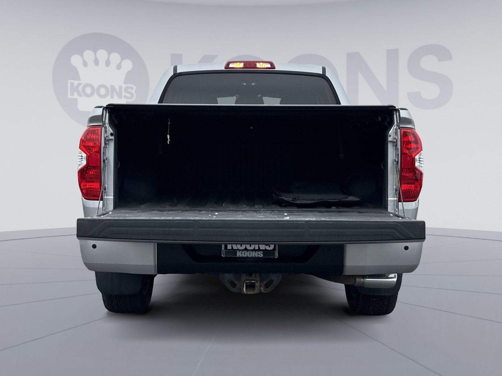 2018 Toyota Tundra SR5 5.7L V8