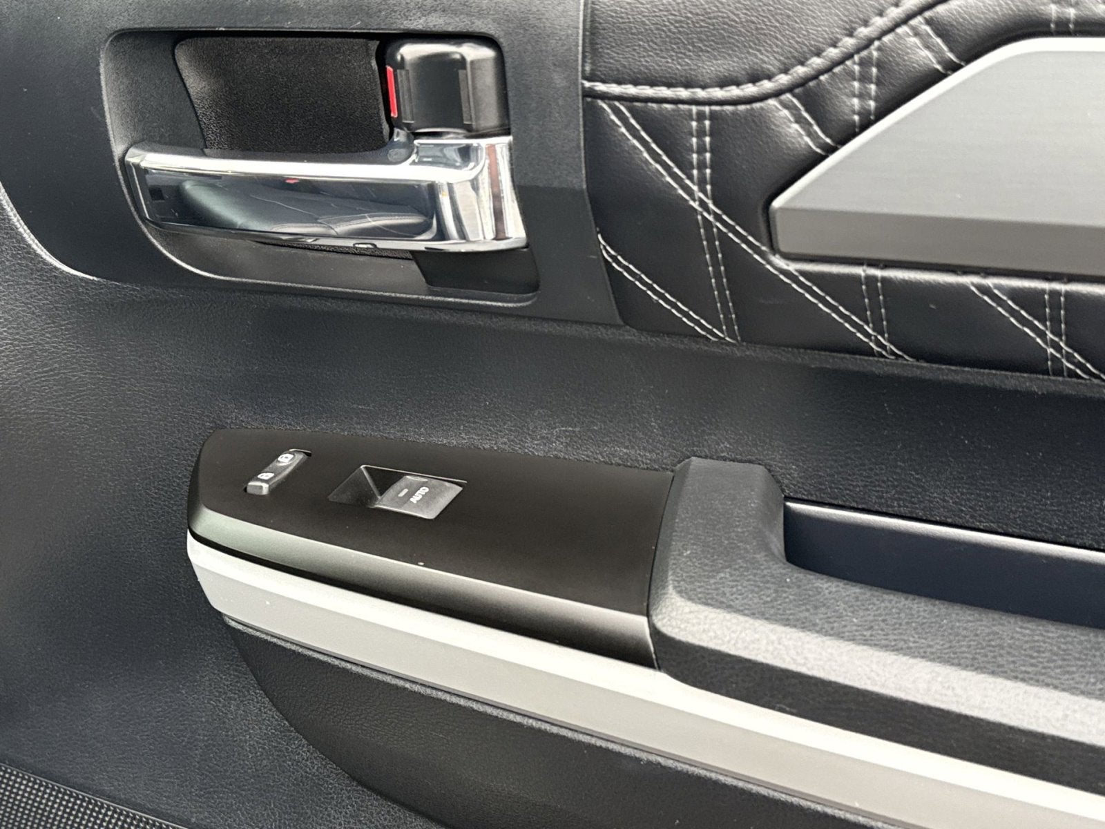 2018 Toyota Tundra SR5 5.7L V8