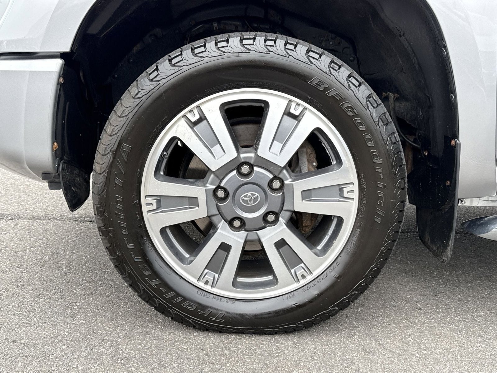 2018 Toyota Tundra SR5 5.7L V8
