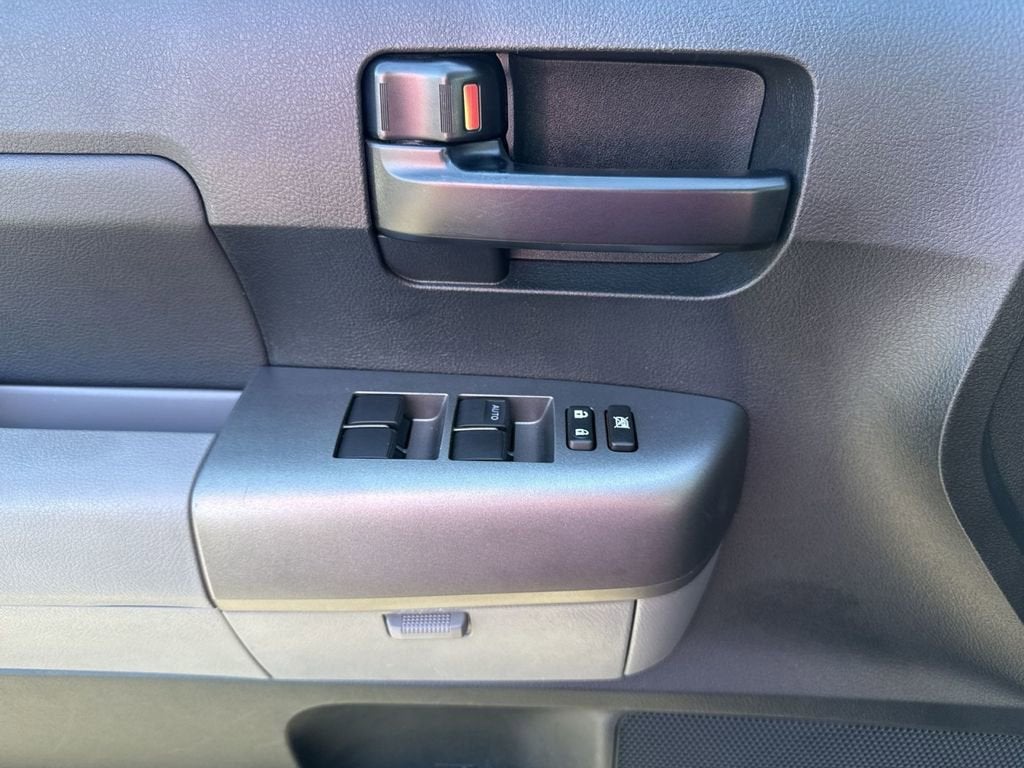 2012 Toyota Tundra 4WD Truck CrewMax 5.7L V8 6-Spd AT (Natl)