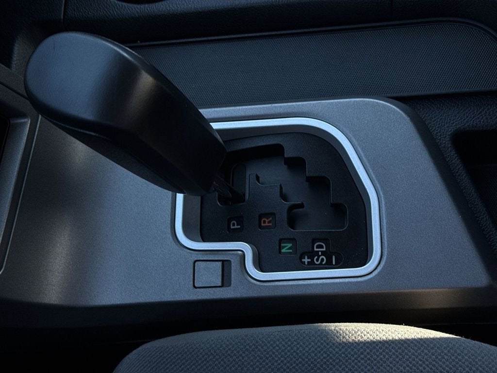 2012 Toyota Tundra 4WD Truck CrewMax 5.7L V8 6-Spd AT (Natl)