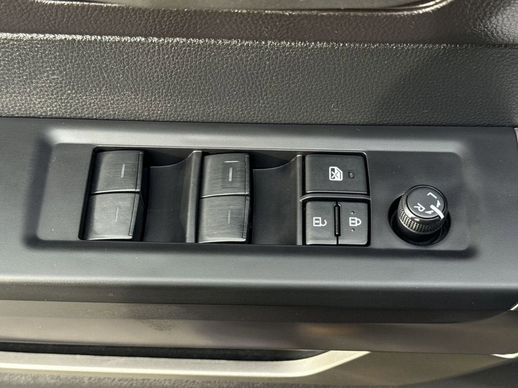 2023 Toyota Tundra 4WD SR5