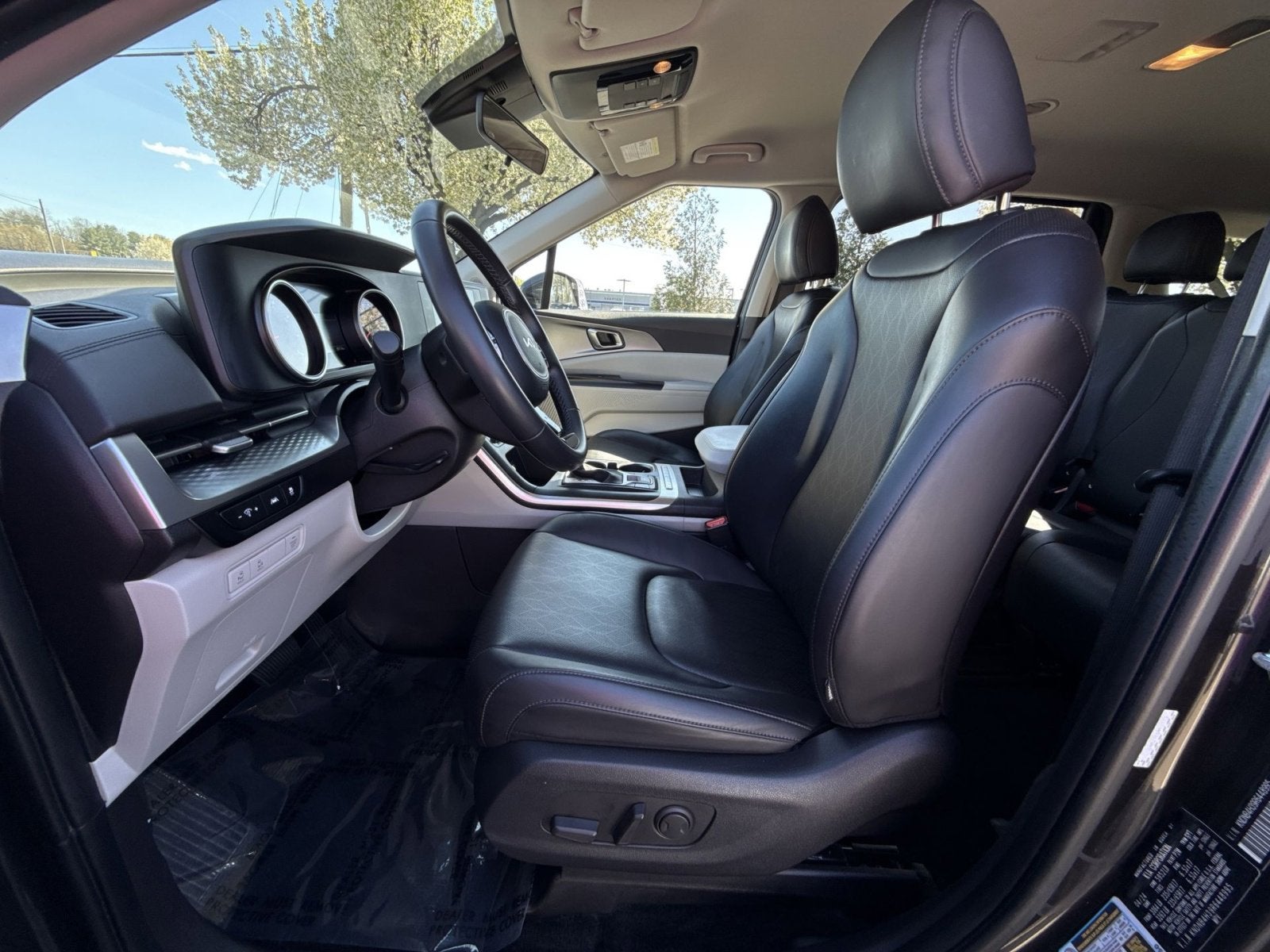 2024 Kia Carnival LX