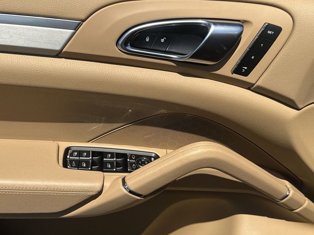 2014 Porsche Cayenne GTS
