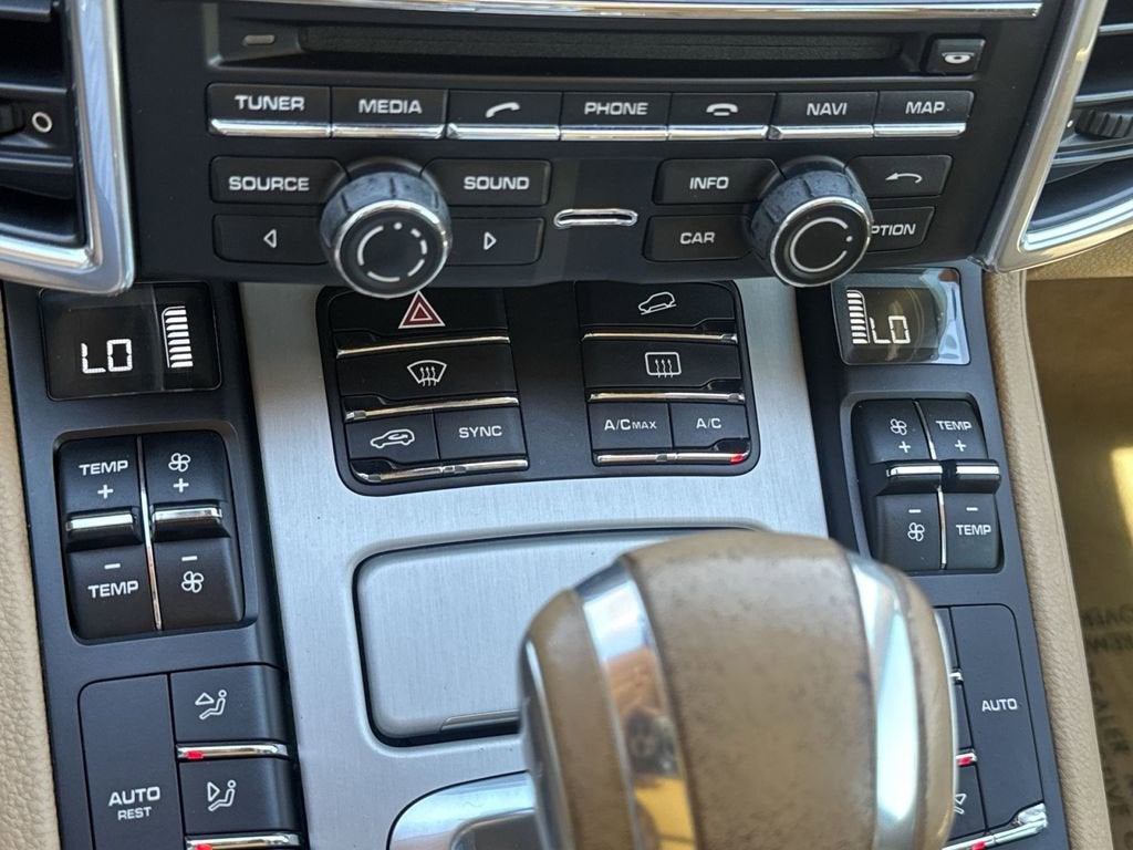2014 Porsche Cayenne GTS