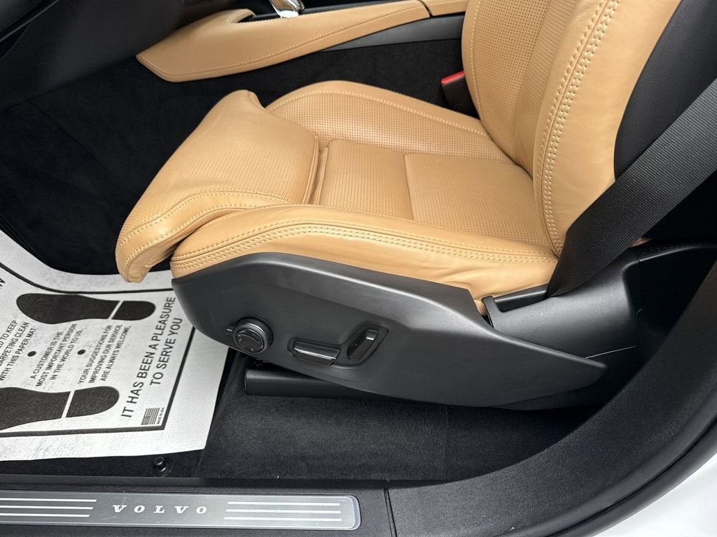 2024 Volvo XC90 Ultimate Bright Theme