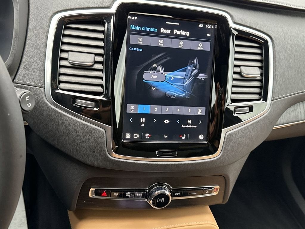2024 Volvo XC90 Ultimate Bright Theme