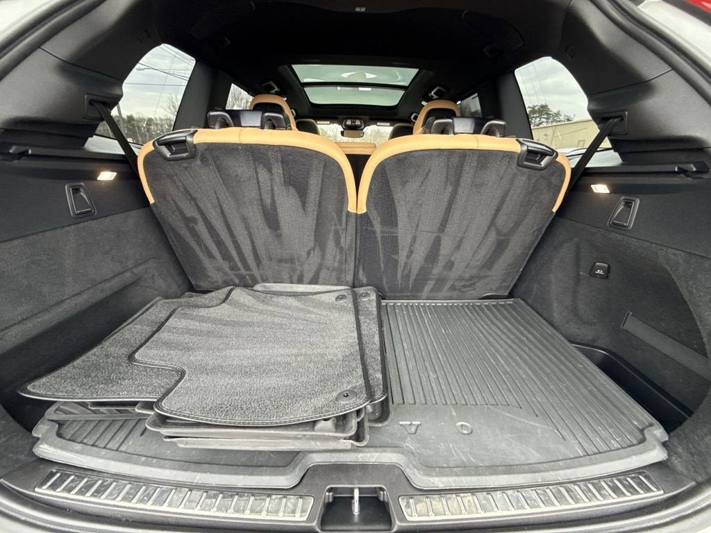2024 Volvo XC90 Ultimate Bright Theme