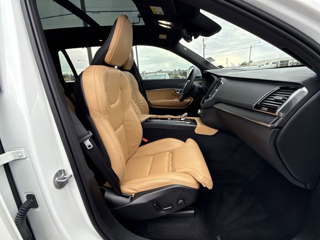 2024 Volvo XC90 Ultimate Bright Theme